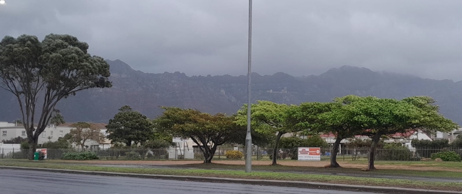 4 Bedroom Property for Sale in Gordon Strand Estate Western Cape